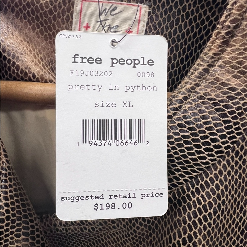 Free People Moto Style Jacket Pretty In Python NWT XL - Picture 3 of 6
